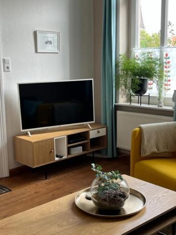 Ferienwohnung Schoenwaelder Mit Kleiner Terrasse Und Wall Box Buxtehude Exterior photo