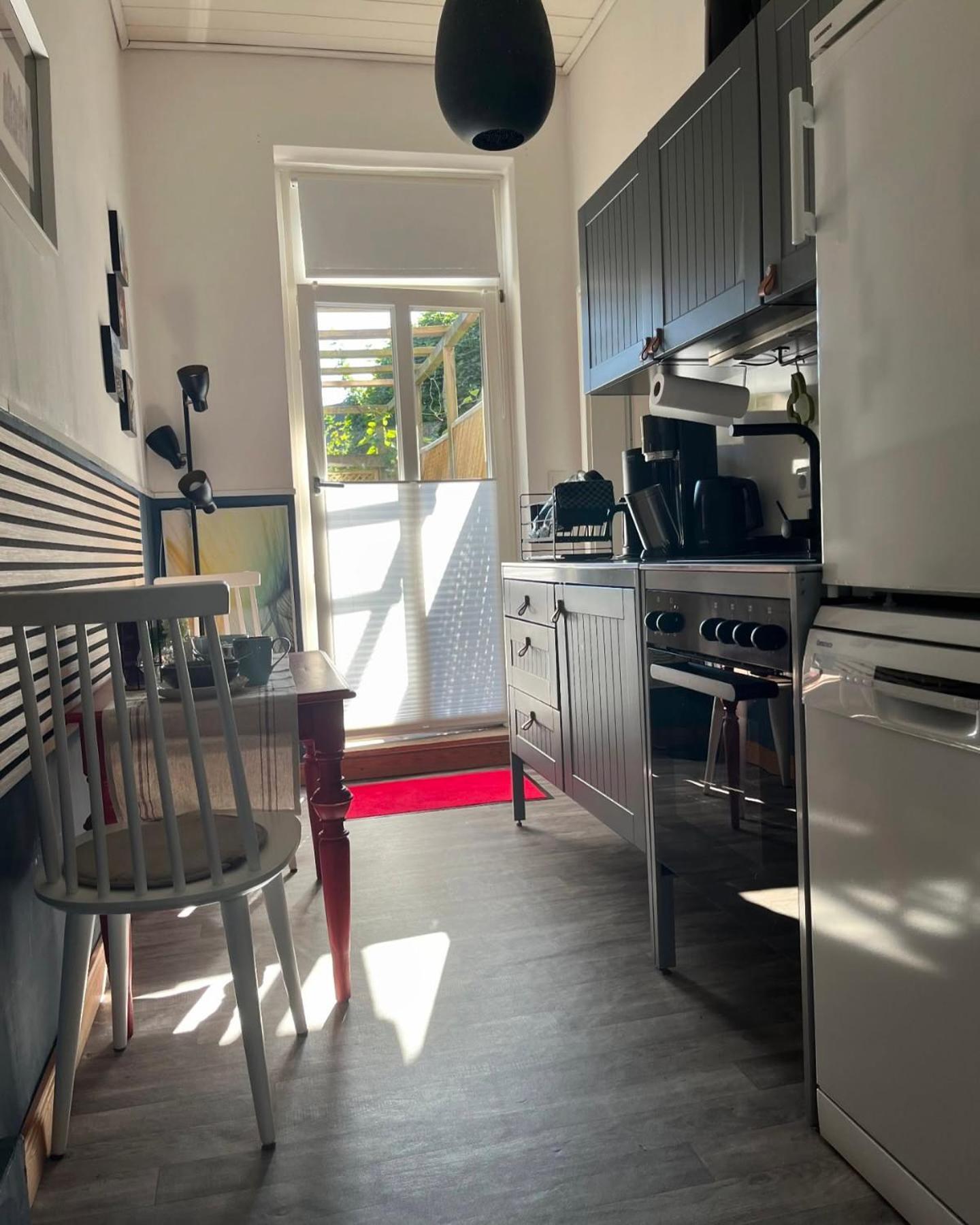 Ferienwohnung Schoenwaelder Mit Kleiner Terrasse Und Wall Box Buxtehude Exterior photo